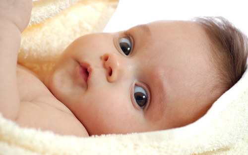 Namen im Februar: Kirchennamen von Jungen und Mädchen, wie man im Februar geboren wird
