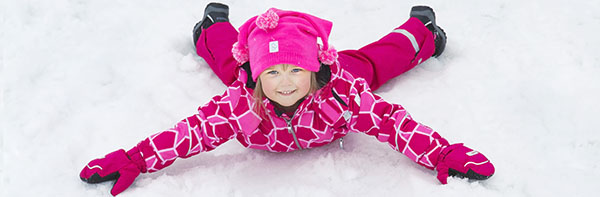 Wie im Winter nicht zu frieren - muss für Spaziergänge mit Kindern in der kalten Jahreszeit haben