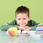 Wie man ein Kind auf die Schule vorbereitet