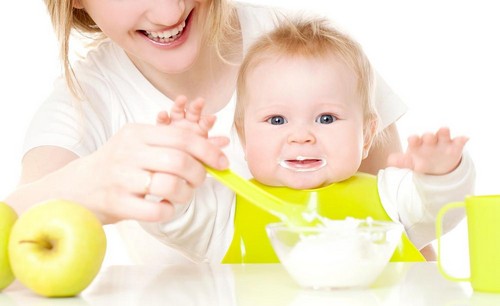 Baby nach Monat füttern