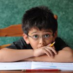 Der Arbeitsplatz des Schuljungen
