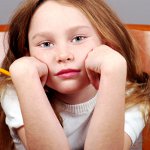 Ein Kind in einer neuen Schule: Hilfe bei der Anpassung Ein Kind in einer neuen Schule: Hilfe bei der Anpassung