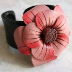 Blume der Haut mit den eigenen Händen Blume der Haut mit den eigenen Händen