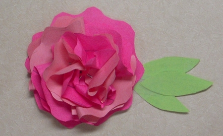 Wie man mit den eigenen Händen eine Gewürznelke aus Papier macht