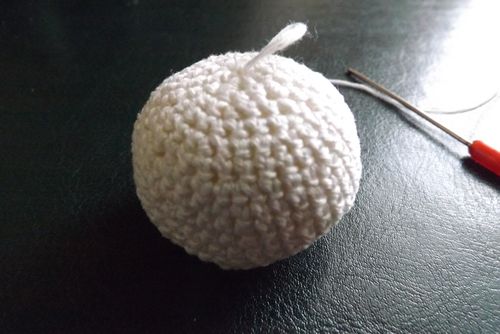 Gestricktes Panda Spielzeug mit Ihren eigenen Händen