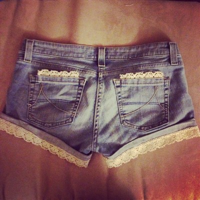 Wie man Jeans aus Shorts macht