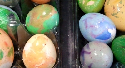 wie man Eier zu Ostern malt