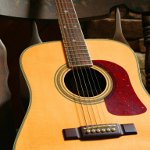 Wie man eine Gitarre für einen Anfänger einrichtet Wie man eine Gitarre für einen Anfänger einrichtet