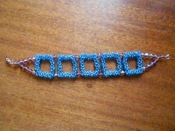 Wie man ein Perlenarmband für Anfänger macht