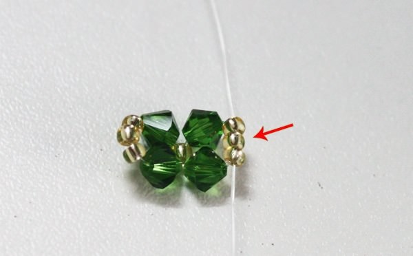 Wie man ein Perlenarmband für Anfänger macht