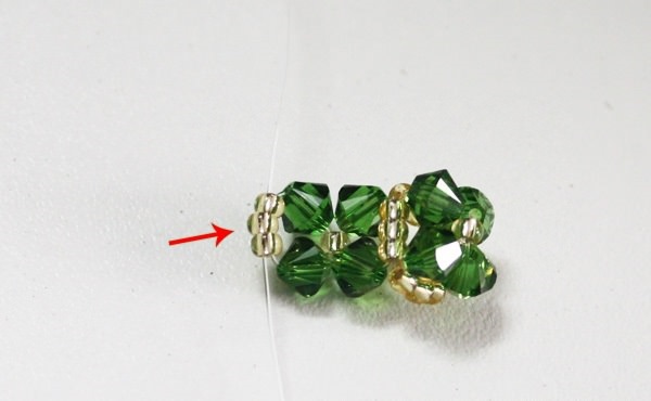 Wie man ein Perlenarmband für Anfänger macht