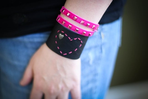 Wie man ein Lederarmband mit eigenen Händen macht