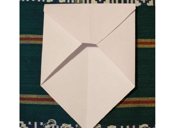 Umschlag von Papier A4 mit Ihren eigenen Händen