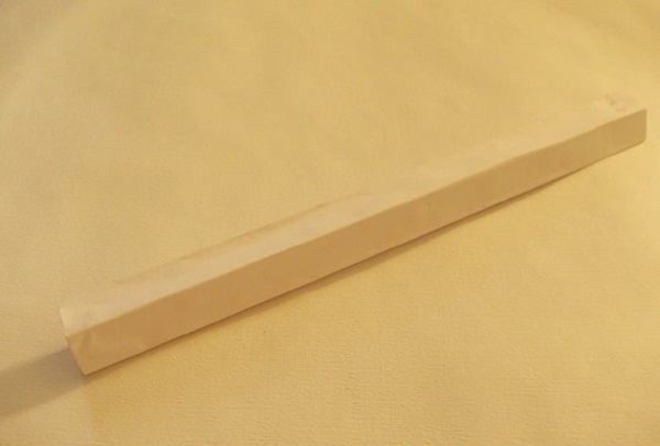 Wie man mit eigenen Händen ein Schwert aus Papier macht