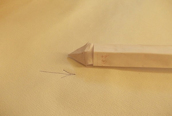 Wie man mit eigenen Händen ein Schwert aus Papier macht