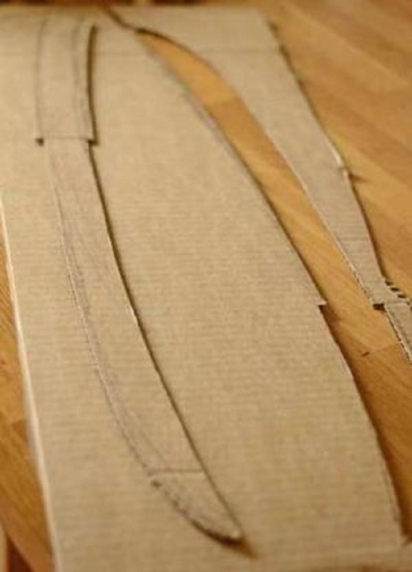 Wie man mit eigenen Händen ein Schwert aus Papier macht