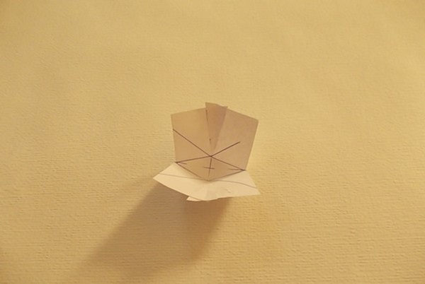 Wie man mit eigenen Händen ein Schwert aus Papier macht