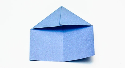 Wie man eine Origami-Blume mit eigenen Händen macht