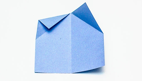 Wie man eine Origami-Blume mit eigenen Händen macht