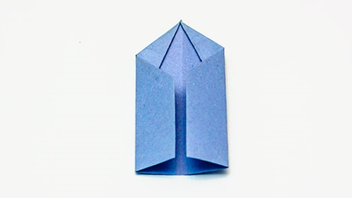 Wie man eine Origami-Blume mit eigenen Händen macht