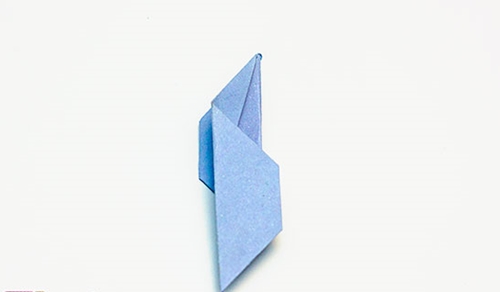 Wie man eine Origami-Blume mit eigenen Händen macht