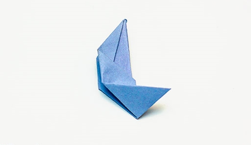 Wie man eine Origami-Blume mit eigenen Händen macht