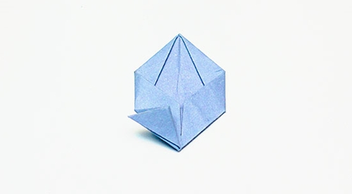Wie man eine Origami-Blume mit eigenen Händen macht