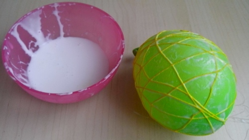 Ostern Huhn mit eigenen Händen