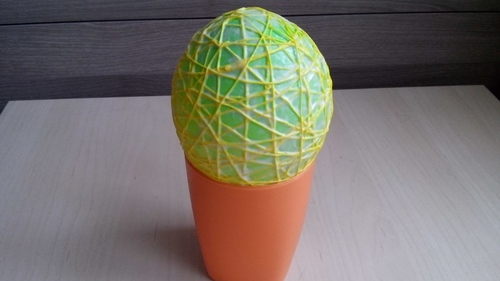 Ostern Huhn mit eigenen Händen