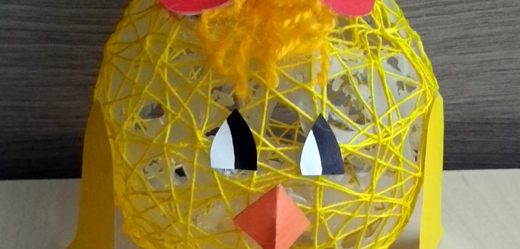 Ostern Huhn mit eigenen Händen