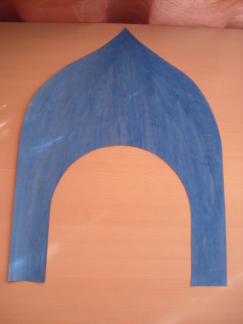 Russischer Kokoshnik von Pappe