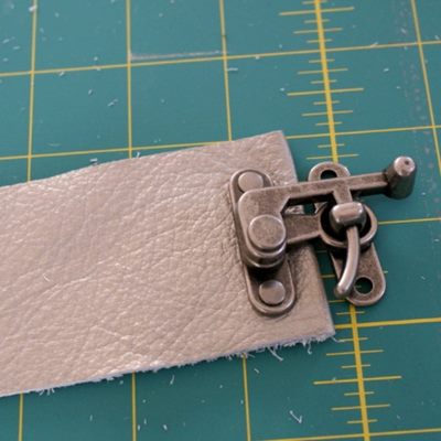Wie man ein Armband macht