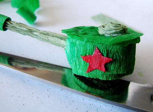 Basteln für den 9. Mai mit ihren eigenen Händen: ein Panzer aus Papier