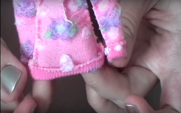 Wie man Puppenkleider mit eigenen Händen näht