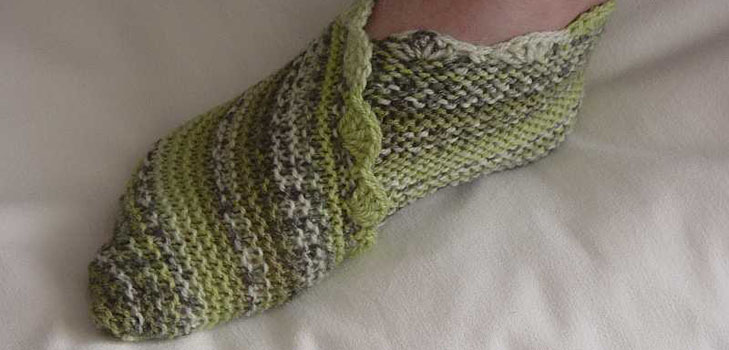 Wie man das Stricken mit einer Stricknadel für Anfänger bindet: Diagramme und Videounterricht