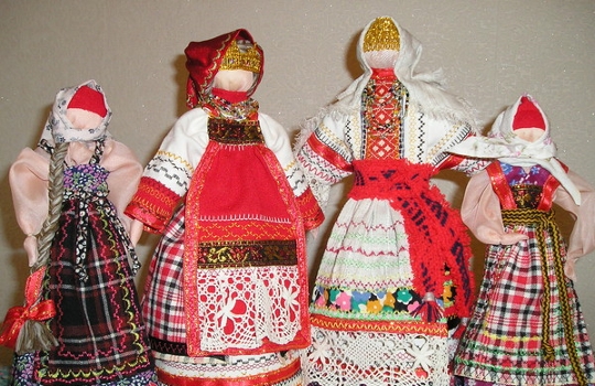 Wir machen die Maslenitsa-Puppe mit unseren eigenen Händen.