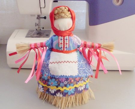 Wir machen die Maslenitsa-Puppe mit unseren eigenen Händen.