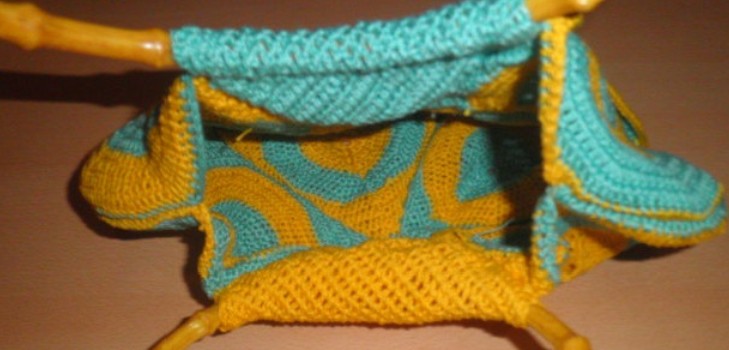 Helle Sommertasche gehäkelt