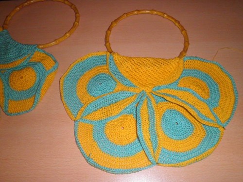 Helle Sommertasche gehäkelt
