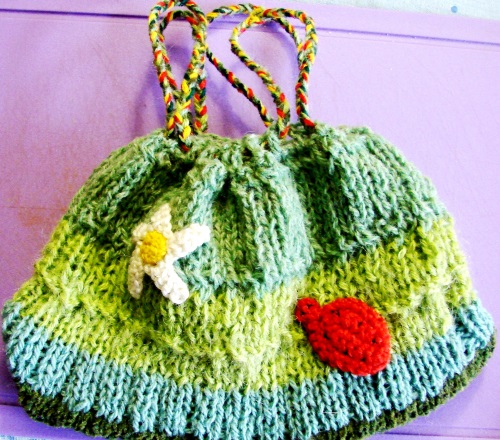 Sommertasche mit Resten von Garnstricken