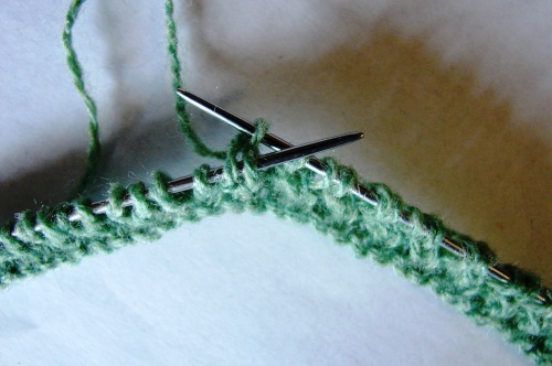 Sommertasche mit Resten von Garnstricken