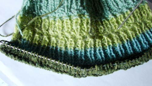 Sommertasche mit Resten von Garnstricken