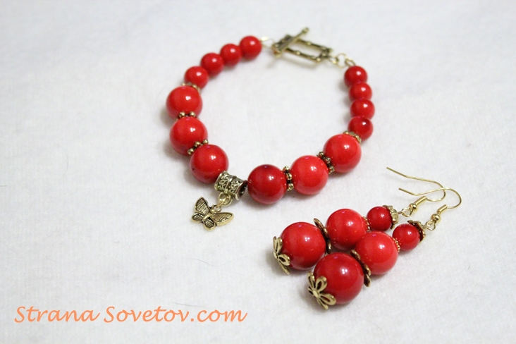 Master Class: Eine Reihe von Korallen Perlen Armband und Ohrringe