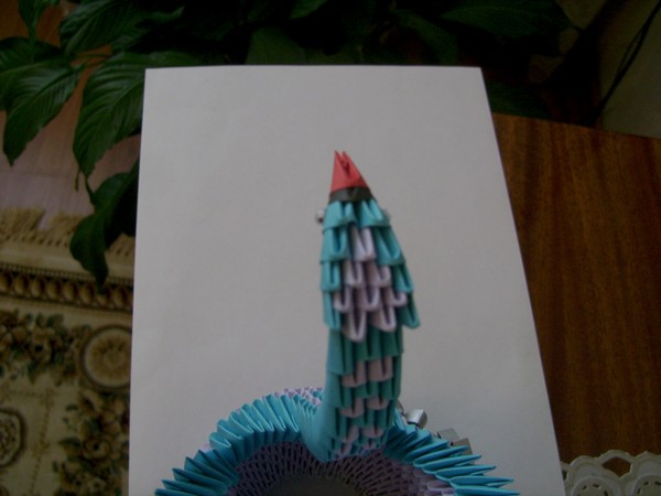 Wie man einen Schwan-Origami aus Modulen macht - Schritt für Schritt Anleitung mit Fotos und Videos