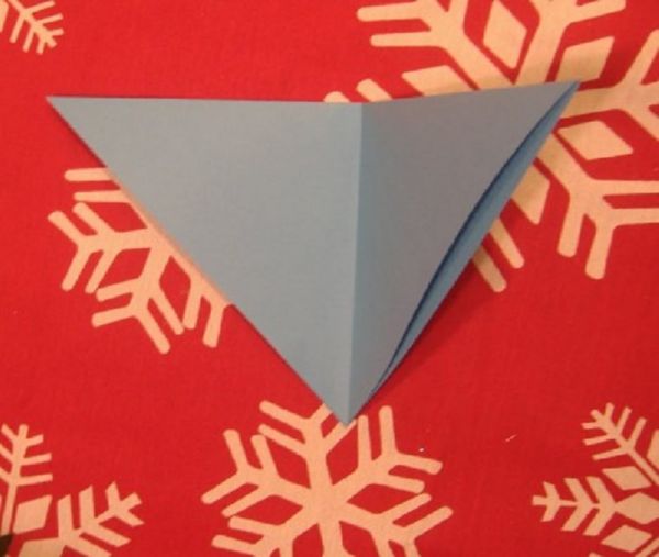 Schöne Schneeflocken für das neue Jahr 2017 mit ihren eigenen Händen aus Papier - Diagramme und Fotos in Etappen. Meisterkurse für Kinder auf großen Schneeflocken in Origami-Technik