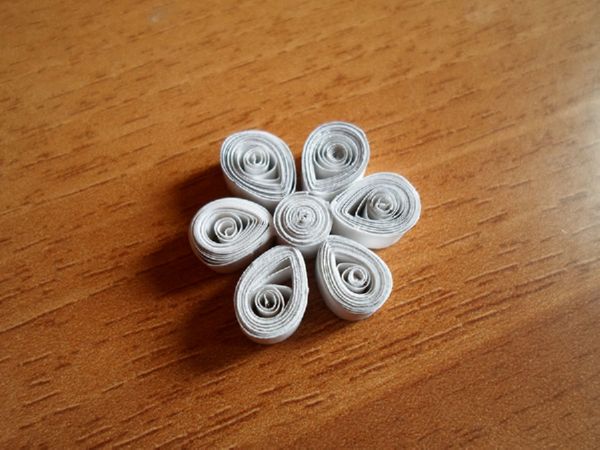 Schöne Schneeflocken für das neue Jahr 2017 mit ihren eigenen Händen aus Papier - Diagramme und Fotos in Etappen. Meisterkurse für Kinder auf großen Schneeflocken in Origami-Technik