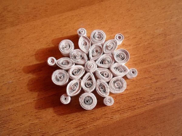 Schöne Schneeflocken für das neue Jahr 2017 mit ihren eigenen Händen aus Papier - Diagramme und Fotos in Etappen. Meisterkurse für Kinder auf großen Schneeflocken in Origami-Technik