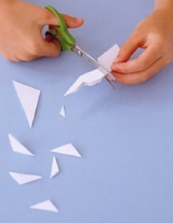 Schöne Schneeflocken für das neue Jahr 2017 mit ihren eigenen Händen aus Papier - Diagramme und Fotos in Etappen. Meisterkurse für Kinder auf großen Schneeflocken in Origami-Technik