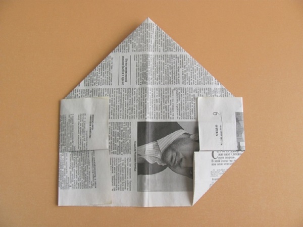 Wie man eine Kappe aus Papier macht