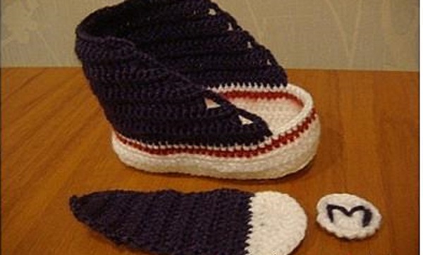 Häkel-Booties mit Schritt-für-Schritt-Beschreibung für Anfänger